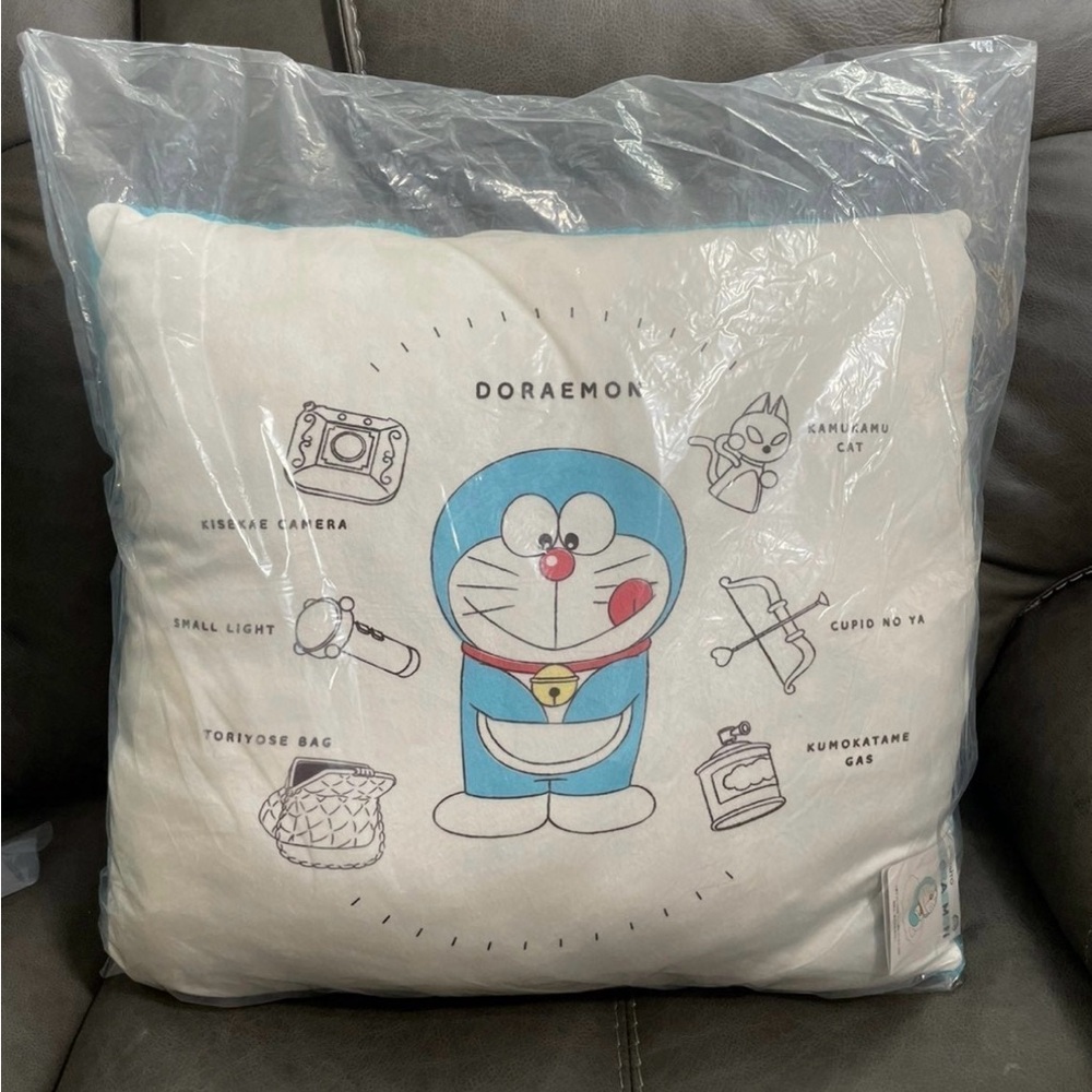 Taito Doraemon Kumokatame Large Square Cushion